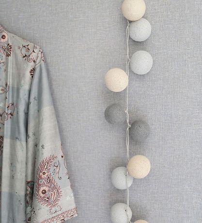 Iris Lights Lyskæde - 390 cm - 35 Lys - Greige Iris Lights Lyskæde - 390 cm - 35 Lys - Greige