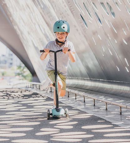 Scoot and Ride Highway Kick 5 - LED - Forest Scoot and Ride Highway Kick 5 - LED - Forest