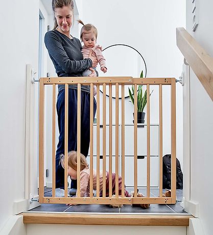 BabyDan Sikkerhedsgitter - Træ - 60,5-102 cm - Multidan - Brun BabyDan Sikkerhedsgitter - Træ - 60,5-102 cm - Multidan - Brun