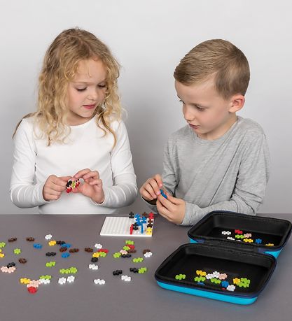 Plus-Plus Rejsekuffert - 100 brikker og 1 Byggeplade Plus-Plus Rejsekuffert - 100 brikker og 1 Byggeplade