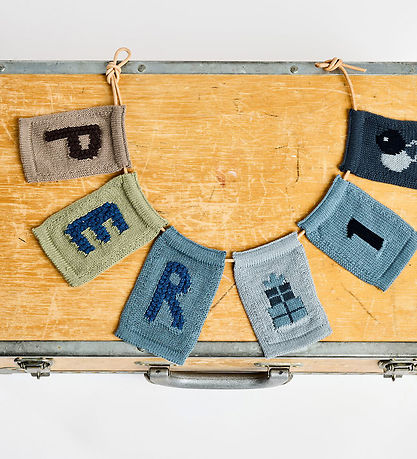 Smallstuff Knitted Flag - 1 - Blue