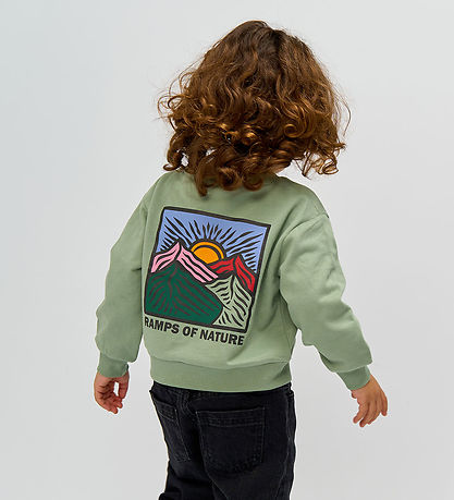The New Sweatshirt - TnstRonaldo - Lily Pad