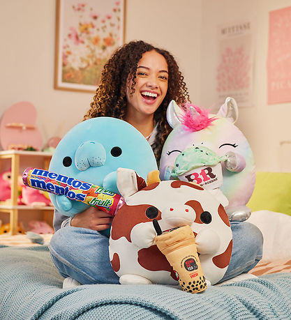 Snackles Soft Toy - 35 cm - Douglas w. Mentos