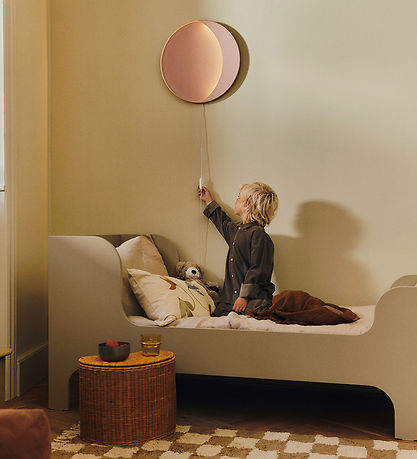 Ferm Living Væglampe - Neba - 45 cm - Rose Ferm Living Væglampe - Neba - 45 cm - Rose