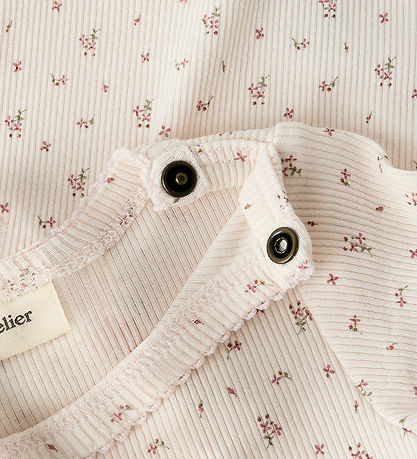 Lil Atelier Natdragt - NbfGago - Almost Mauve/Flowers Lil Atelier Natdragt - NbfGago - Almost Mauve/Flowers