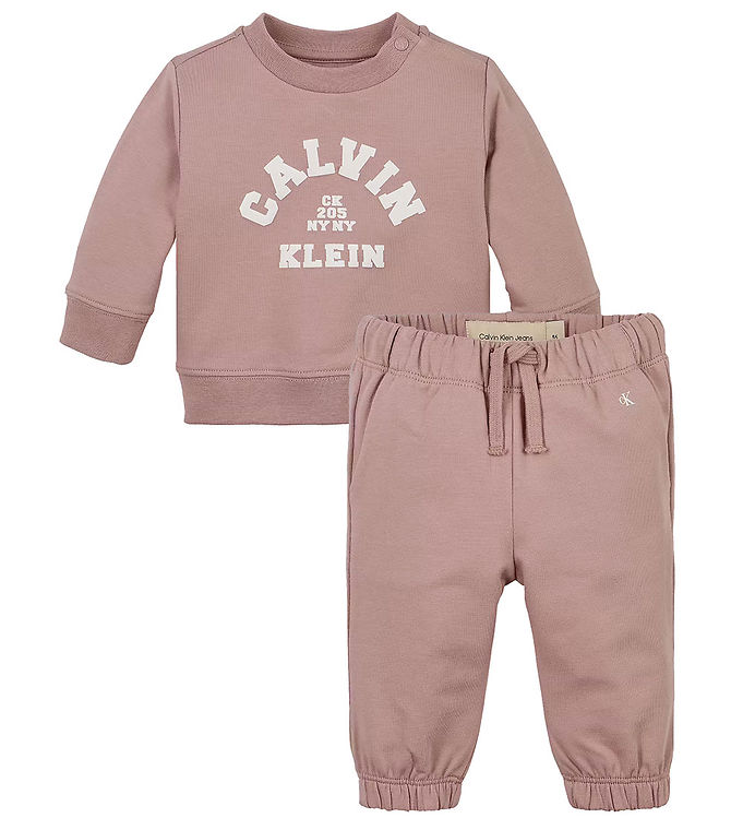 Calvin Klein Sweatsæt - Varsity - Noble Rose