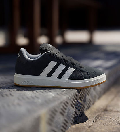 adidas Performance Sko - Grand Court 00s K - CBLACK/OWHITE/GUM10