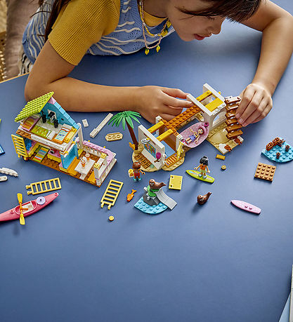 LEGO® Friends - Strandhus Med Sæler 42699 - 400 Dele
