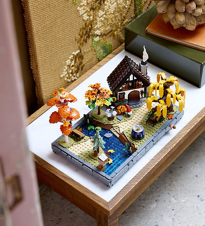 LEGO® Icons - Efterårshave Og Hytte 11372 - 1102 Dele