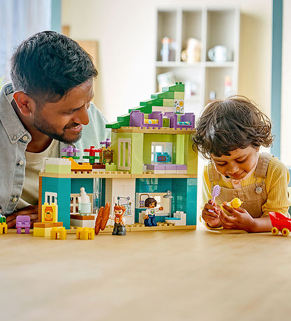 LEGO® Duplo - Moderne Familiehus Med Figurer 10470 - 3-i-1 - 166