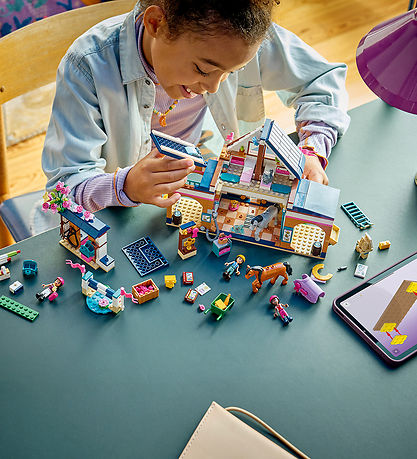 LEGO® Friends - Hestestald Og Rideskole 42688 - 735 Dele