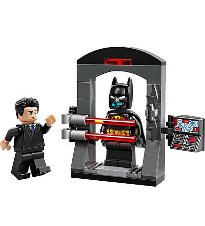 LEGO® Batman - Bruce Wayne Og Batdragten 30726 - 35b Dele