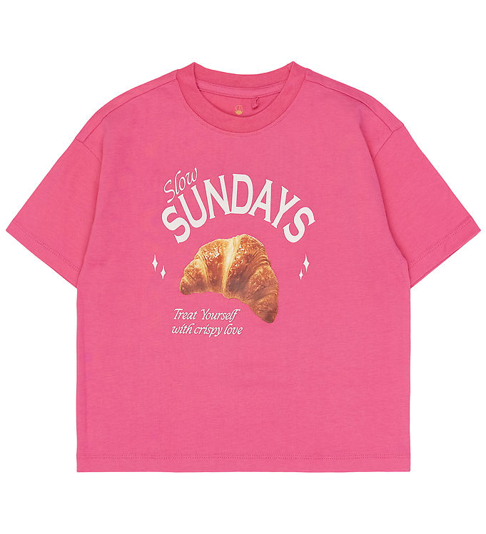 The New T-shirt - TnSuzette - Carmine Rose m. Croissant