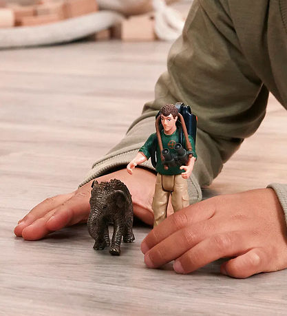 Schleich Pocket Set - Researcher On An Excursion - 81476