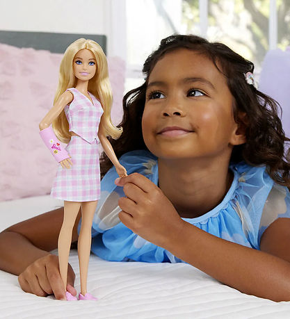 Barbie Dukke - 30 cm - Fashionista - Pink Plaid Blonde m. Gips