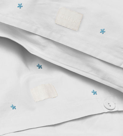 Juna Sengetøj - Daisy - Voksen - White/Light Blue