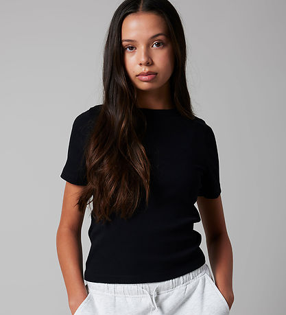 LMTD T-shirt - Noos - Rib - Short - NlfHinaja - Black