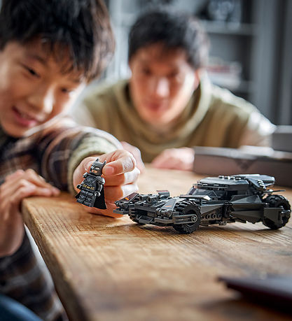 LEGO® Batman - Batman Vs. Superman Batmobile 76331 - 220 Dele