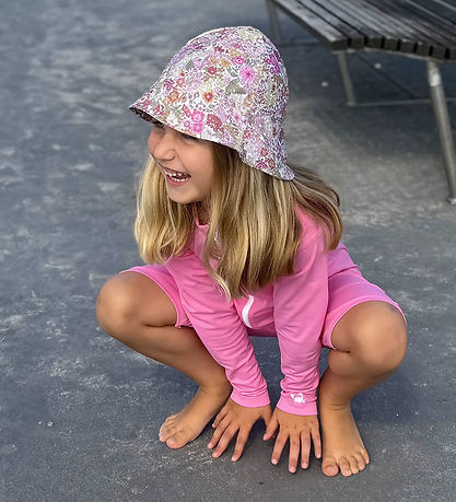 Petit Crabe Badehat - Frey - UV50+ - Margaret Annie m. Blomster