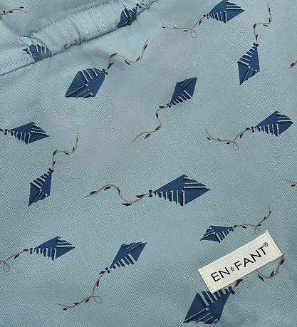 En Fant Solhat - Brunnera Blue