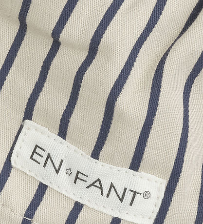 En Fant Solhat - Venbar - Fog