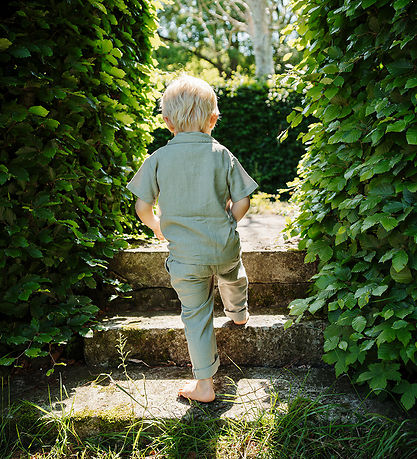 Hust and Claire Bukser - Garry - Iceberg