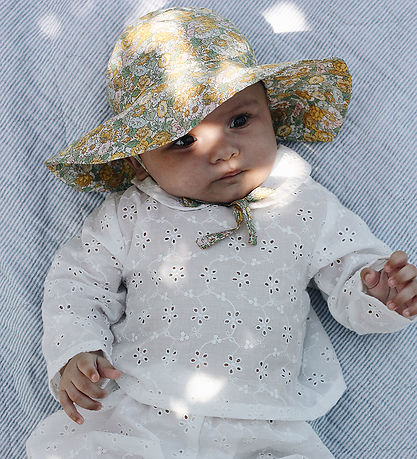 Lalaby Solhat - Yvonne - Sunkissed