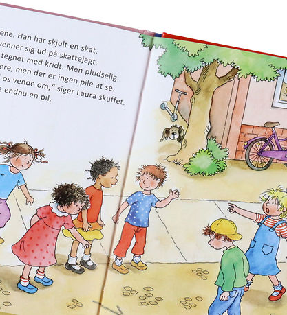 Forlaget Bolden Bog - Laura Har Fødselsdag - Dansk