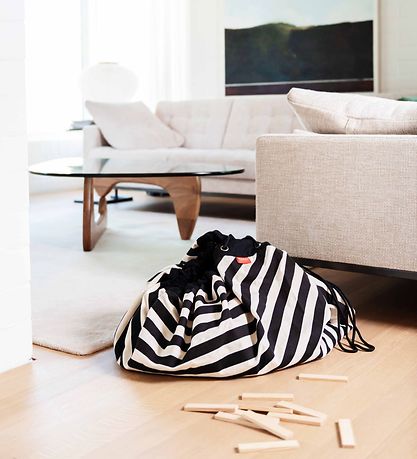 Play&Go Legetøjstæppe - Ø140 cm - Stripes Black