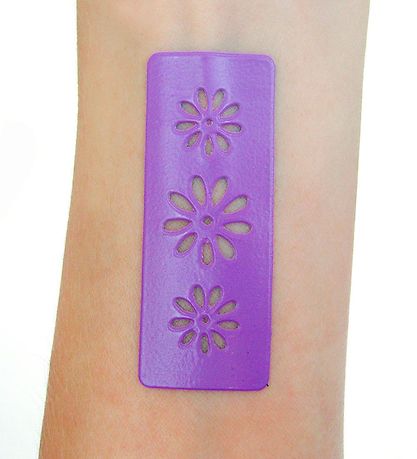 Grim Tout Stencil Til Ansigtsmaling - Blomster Grim Tout Stencil Til Ansigtsmaling - Blomster