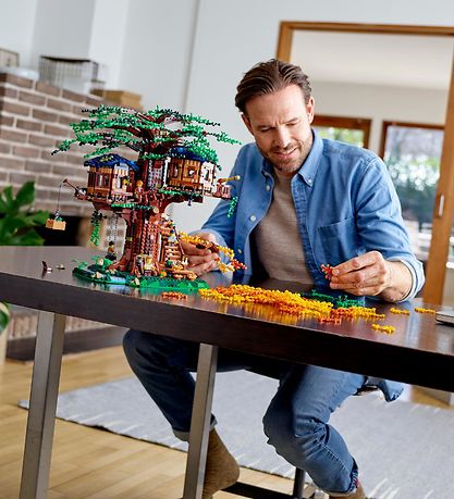 LEGO® Ideas - Trætophus 21318 - 3036 Dele LEGO® Ideas - Trætophus 21318 - 3036 Dele