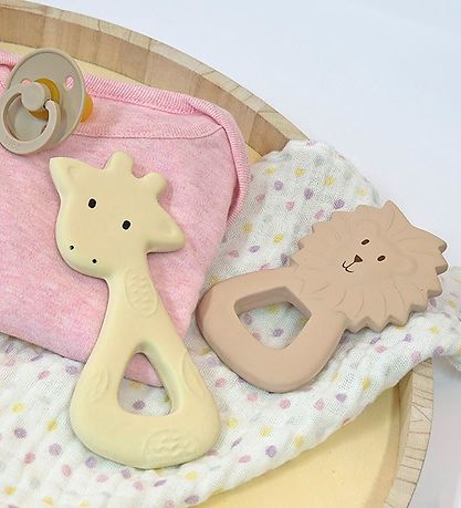 Tikiri Teether - Natural Rubber - Giraffe - Yellow Tikiri Teether - Natural Rubber - Giraffe - Yellow