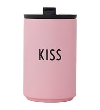 Design Letters Termokop - Kiss - Rosa Design Letters Termokop - Kiss - Rosa